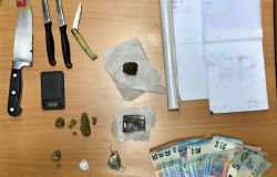 Traffico di stupefacenti, la polizia fa sei arresti, pusher individuato da una chat