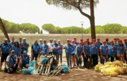 Dipendenti Toyota diventano retaker per la raccolta dei rifiuti con pulizia dei sentieri del Parco degli Acquedotti