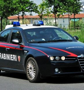 Controlli antidroga in Oltrarno: pusher in bicicletta bloccato in Piazza dei Nerli dai Carabinieri del Nucleo Radiomobile Controlli antidroga in Oltrarno: pusher in bicicletta bloccato in Piazza dei Nerli dai Carabinieri del Nucleo Radiomobile