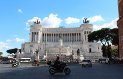 Roma, conferita cittadinanza onoraria a Liliana Segre, a Manuel Bortuzzo e al Milite Ignoto