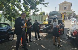 Fiumicino, iniziata la rimozione dei veicoli abbandonati
