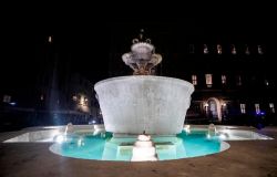 nuova illuminazione piazza Farnese foto campidoglio