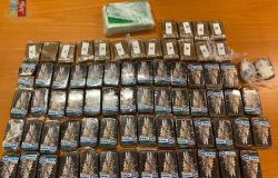 Droga, trovata in un garage berlina imbottita di hashish ed eroina, due arresti
