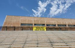 Fiumicino, uno striscione chiede tutta la verità su Giulio Regeni