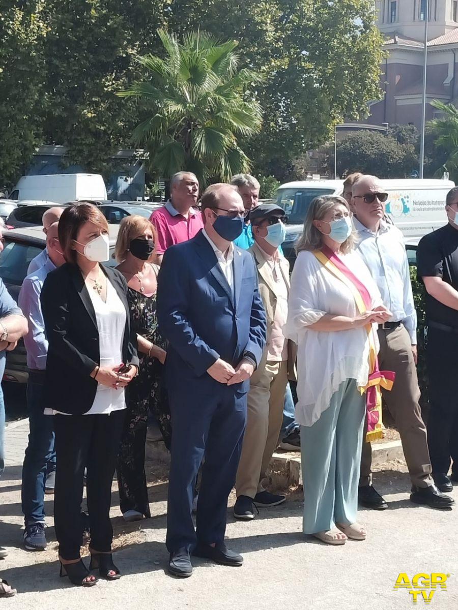 Un momento della cerimonia da sin. Monica Picca, Davide Bordoni, Giuliana Di Pillo presidente X Municipio, Enrico Michetti Un momento della cerimonia da sin. Monica Picca, Davide Bordoni, Giuliana Di Pillo presidente X Municipio, Enrico Michetti