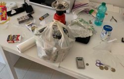Fiumicino, stanza d'albergo trasformata in centrale di spaccio, in manette 46enne
