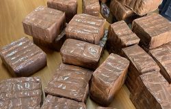Primavalle, sequestrati 30 kg. di hashish, avrebbero fruttato oltre 350 mila euro, arrestato il pusher