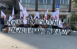 La Roma-Lido non si tocca...prosegue ad Ostia la mobilitazione dei cittadini contro la chiusura di tre stazioni