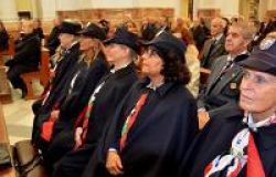 le donne carabiniere dell'associazione durante cerimonia