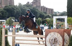 Equitazione, al Circo Massimo il cavaliere marchigiano Massimo Reboldi conquista il Medium tour