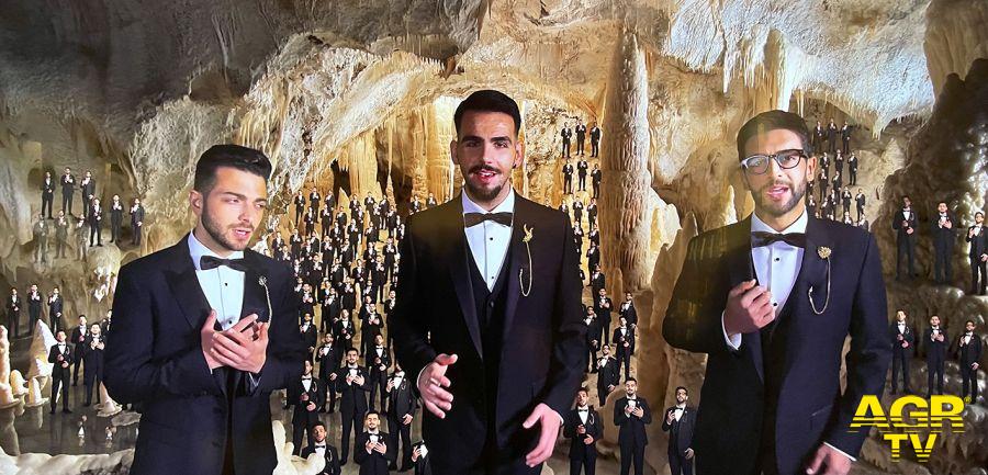 Il volo alle Grotte di Frasassi