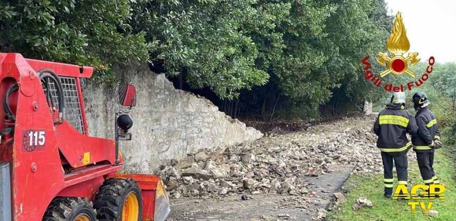 Comune di Calenzano Calenzano. Crolla un muro: una donna ferita  Il muro crollato in via Dietropoggio