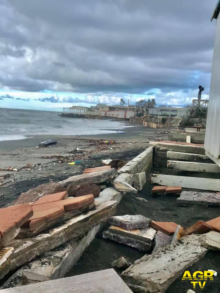 Ostia, erosione e danni sulle spiagge, FdI presenta due interrogazioni, in Campidoglio e alla Pisana