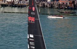 Venice Hospitality Challenge, il team Anywave Safilens ha corso con il Vor60 nelle acque veneziane