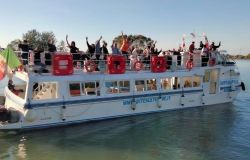 Tevere day,  migliaia di persone sulle sponde per testimoniare il proprio amore al biondo fiume