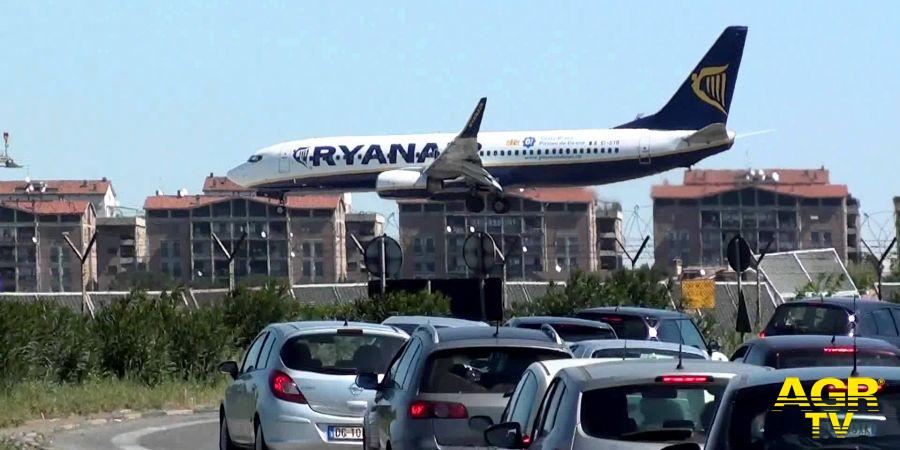aereo Ryanair atterraggio Ciampino