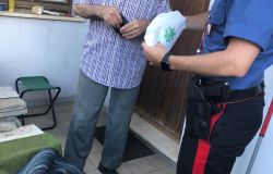 Carabinieri brava gente....sempre accanto agli anziani ed alle persone deboli