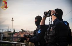 polizia controlli dai tetti
