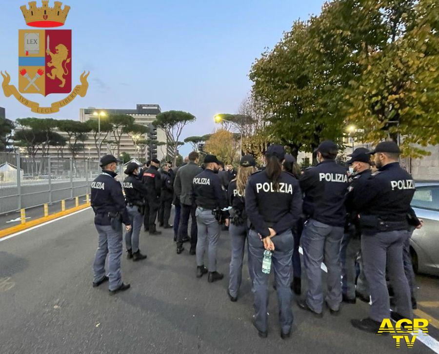 Roma, aggrediscono l'autista della linea 723 e danneggiano il bus, baby gang nei guai