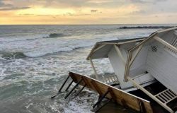Dossier spiagge Lazio 2024, sotto erosione il 30% degli arenili