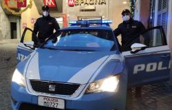 Borseggiano cinese nella metro, sorprese in fragranza tre romene, nei guai anche due minori, nascondevano droga nel parcheggio