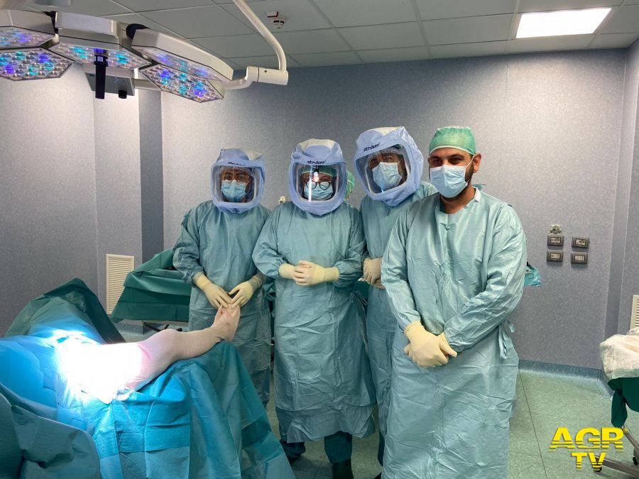 chirurgia dell'anca equipe medica da sinistra: Sergio Ferraro, Michele Surace, Giancarlo De Marinis e Giorgio Ippolito