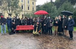 Santa Maria della Pietà: una panchina rossa contro la violenza sulle donne