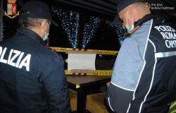 Ostia, blitz di polizia e vigili urbani, per mancanza di autorizzazioni chiuso parzialmente un locale