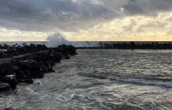 Ostia, una barriera di scogli dimenticata dalla Regione accelera l'erosione