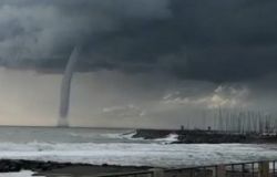 Ostia e Fiumicino con il fiato sospeso per una tromba marina