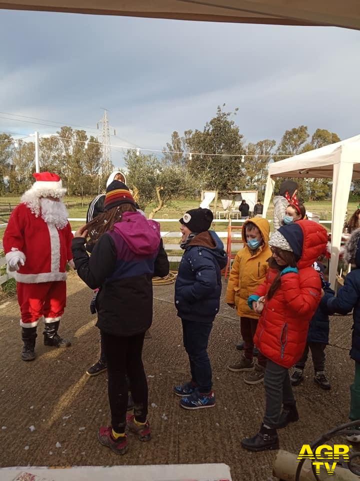 Vikllaggio Babbo Natale Ostia Antica babbo natale incontra i bambini