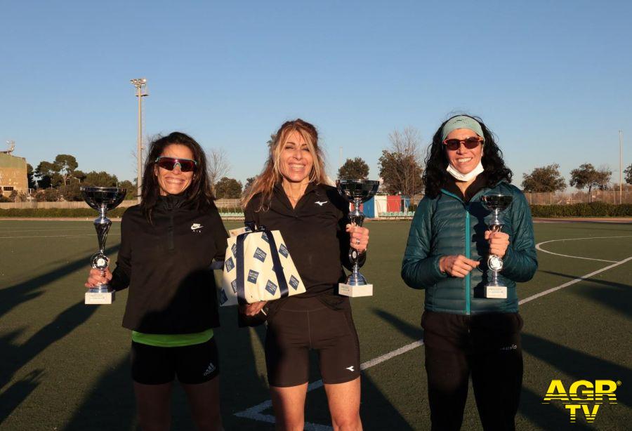 podio femminile 5 mila: Giovanna Ungania, Kalliopi Schistocheili ,Cecilia Flori