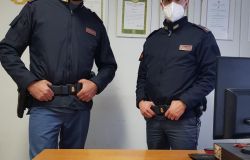 Pusher in manette, una donna fermata sul suo motorino con 100 grammi di cocaina