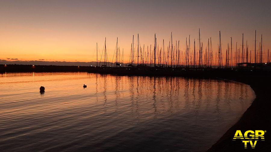 Primo tramonto dell'anno al Porto Turistico di Ostia