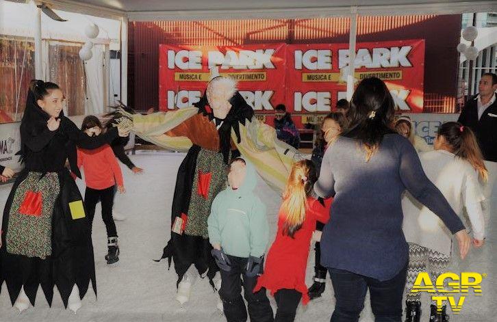 La Befana porta la solidarietà all' Ice Park