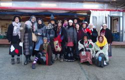 A Firenze la Befana naviga in Arno sotto Ponte Vecchio