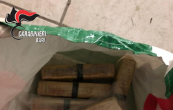 carabinieri contenitore droga eroina