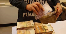 Guardia di Finanza - Comando regionale GdF Prato. Sequestrati oltre 81mila euro in contanti oggetto di riciclaggio