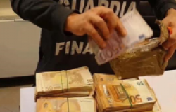 GdF Prato. Sequestrati oltre 81mila euro in contanti oggetto di riciclaggio