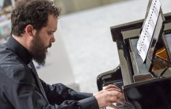 Il pianista Erik Bertsch all’Accademia Filarmonica Romana per il secondo appuntamento di “Assoli”