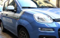 Firenze -La Polizia di Stato sequestra merce contraffatta per un valore di oltre 200.000 euro