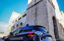 Bari, tortura in concorso, tre agenti della Polizia Penitenziaria ai domiciliari, 6 sospesi dal servizio