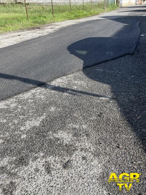 L'asfalto ammalorato di via Bonucci