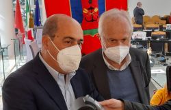 Zingaretti e Montino nell'aula consiliare del comune di Fiumicino