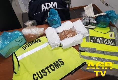 Agenzia Dogane e Monopoli. Aeroporto di Pisa: sequestrati tabacchi lavorati esteri