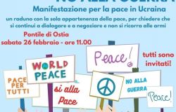 Ostia, manifestazione per la pace in Ucraina dei giovani al pontile