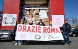 Roma....per l'Ucraina, un autoarticolato di aiuti lungo 20 metri