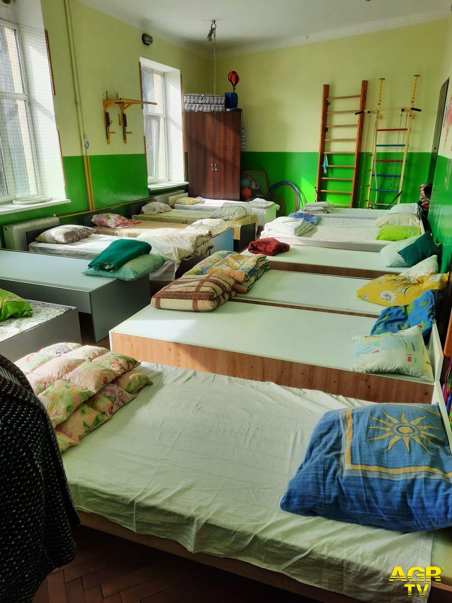 un dormitorio in una scuola a Leopoli