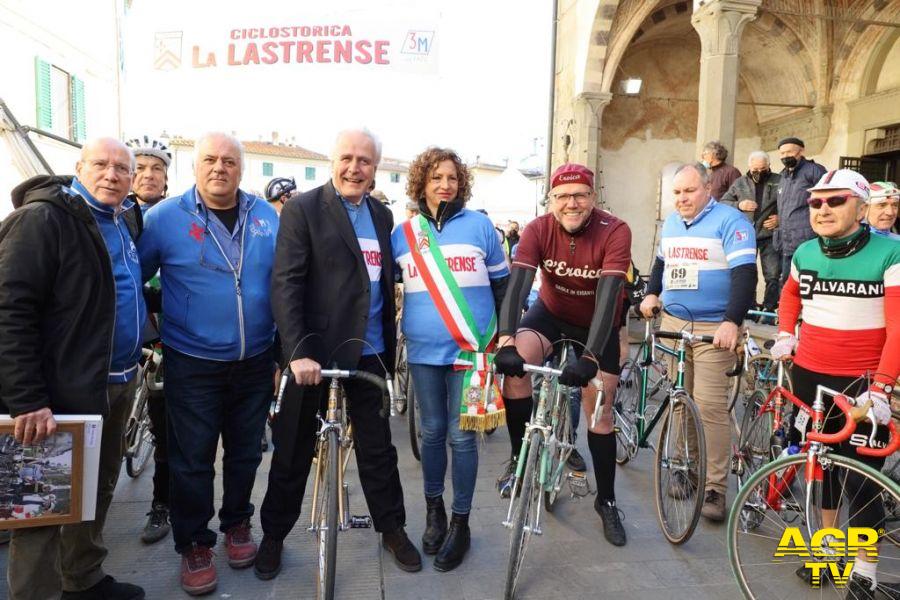 Non-profit in provincia di Firenze Successo di partecipanti e di pubblico alla prima ciclostorica La Lastrense