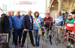 Successo di partecipanti e di pubblico alla prima ciclostorica La Lastrense